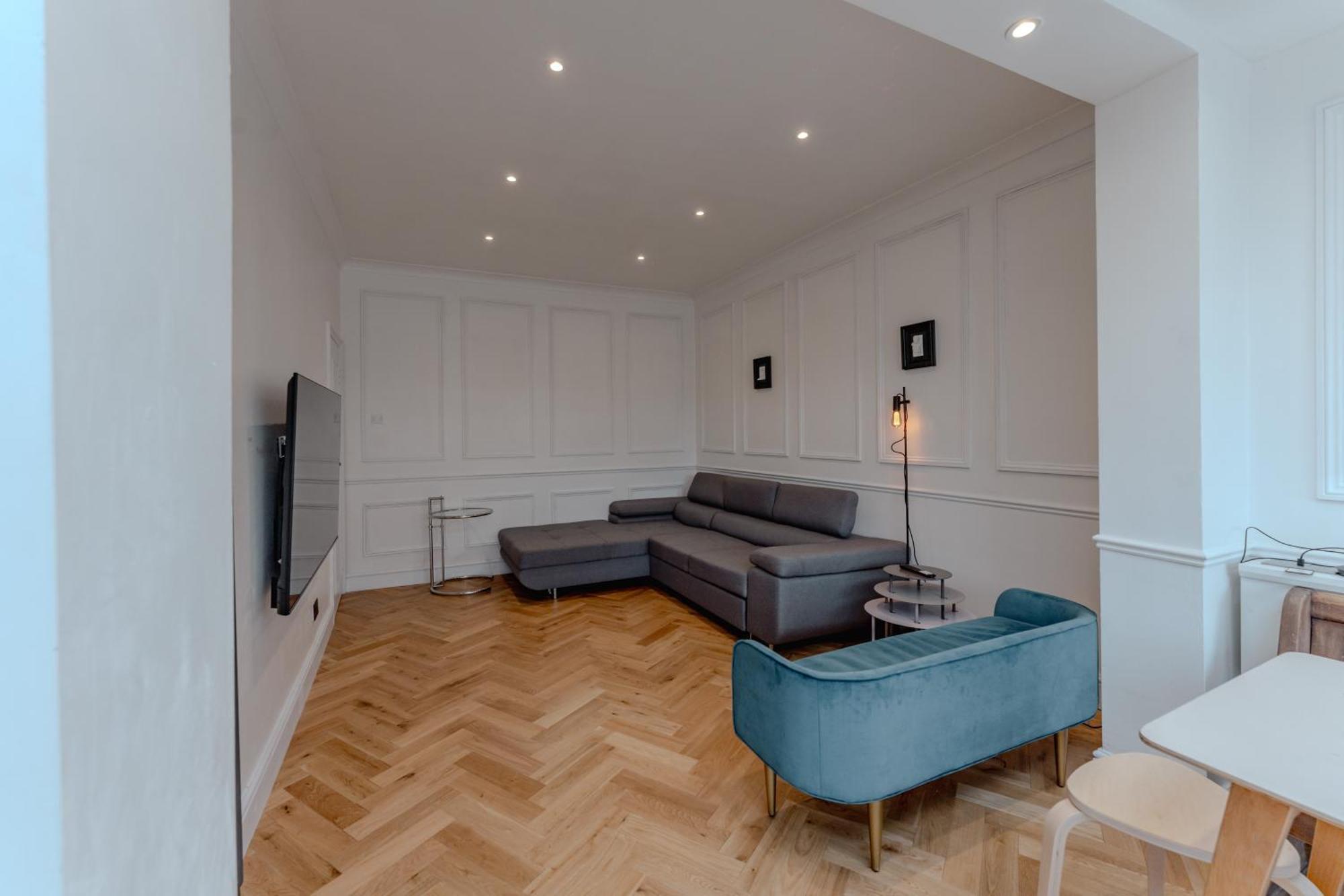 Wembley London Lovely 6 Bed House Sleeps Up To 14 Экстерьер фото